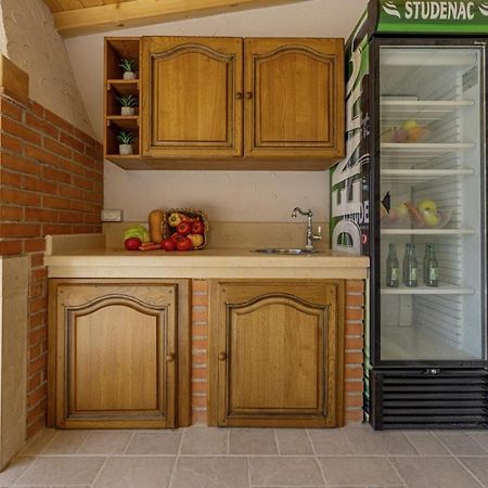 Villa Olea In Barat - Haus Fuer 6-8 Personen กานฟานาร์ ภายนอก รูปภาพ