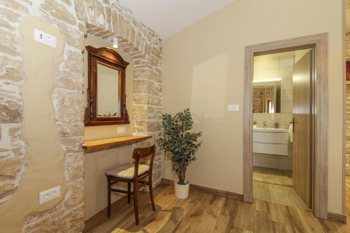Villa Olea In Barat - Haus Fuer 6-8 Personen กานฟานาร์ ภายนอก รูปภาพ