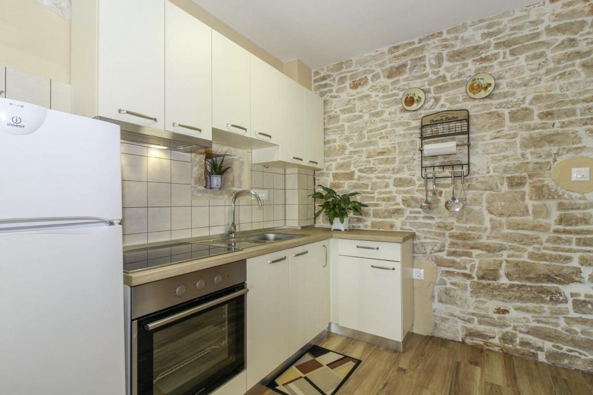 Villa Olea In Barat - Haus Fuer 6-8 Personen กานฟานาร์ ภายนอก รูปภาพ