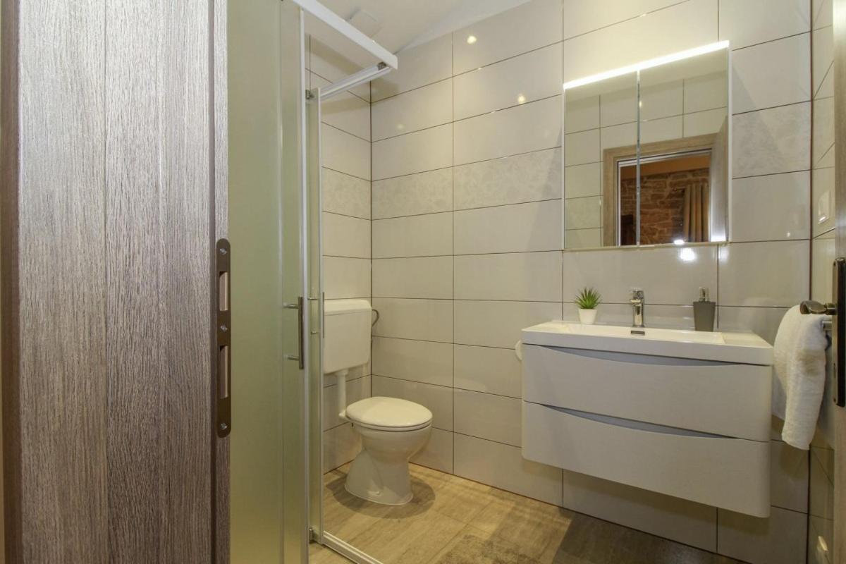 Villa Olea In Barat - Haus Fuer 6-8 Personen กานฟานาร์ ภายนอก รูปภาพ