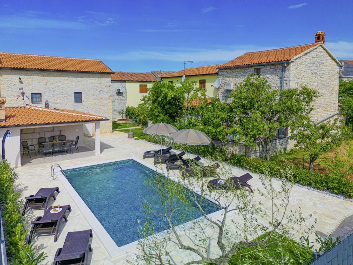 Villa Olea In Barat - Haus Fuer 6-8 Personen กานฟานาร์ ภายนอก รูปภาพ